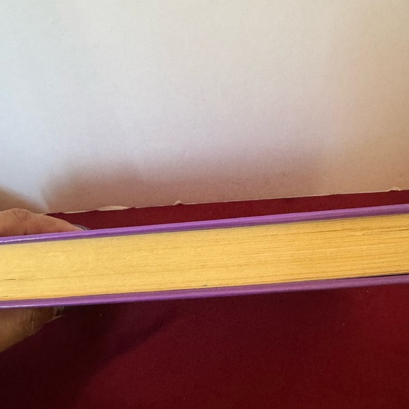 Emily Griffin’s Heart of the Matter HC Novel With Dust Jacket with Minimal Wear - Picture 6 of 9